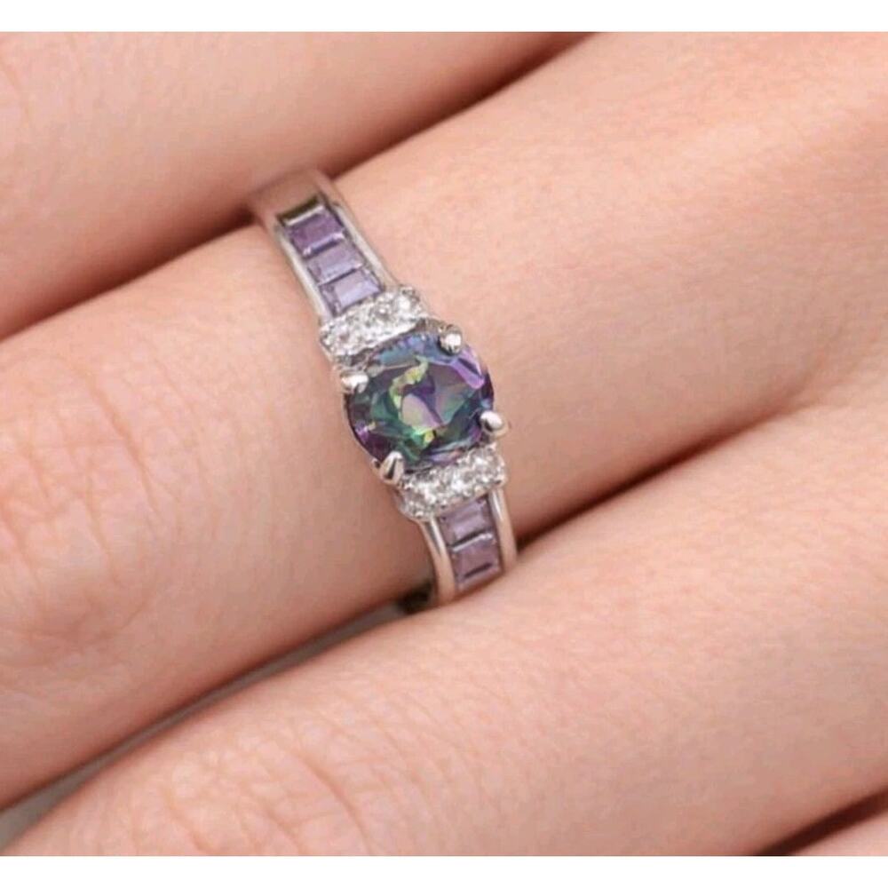 Vintage Purple Ring Faux Mystic Topaz Amethyst Silver Tone Cocktail RTN18